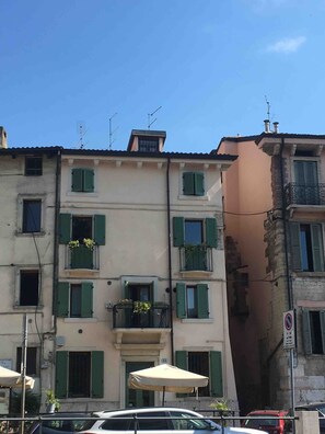 Apartment, 1 Bedroom, Balcony, City View | Property entrance - Apartment La Piu' Bella Verona (Verona)