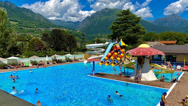Maison, 2 chambres, balcon, vue sur la montagne | Piscine
