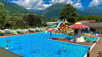 Ferienhaus, 2 Schlafzimmer, Balkon, Bergblick | Pool