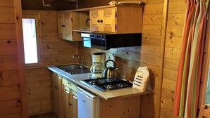 Maison, 2 chambres, balcon, vue sur la montagne | Cuisine privée
