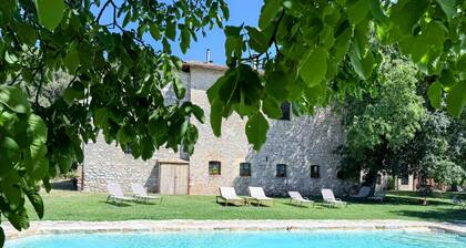 Spoleto Biofarm-sleeps 8 Guests-salt Water Pool-beautiful-exclusively Yours-wifi