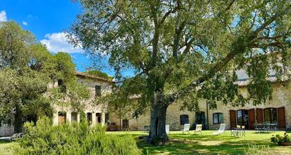 Elegant Farmhouse Retreat in Poreta, Italy