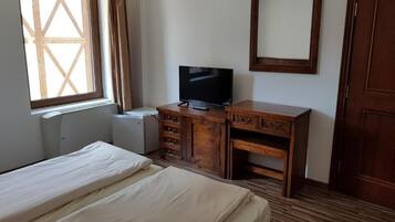 Room, 1 Bedroom, Balcony, City View | 1 bedroom