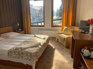 Room, 1 Bedroom, Balcony, City View | 1 bedroom