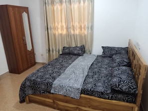 3 bedrooms, free WiFi, bed sheets