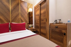 Deluxe Double Room, Non Smoking, City View | Premium bedding, in-room safe, desk, laptop workspace - Celine Hotel Taxim (Istanbul)