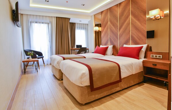 Deluxe Twin Room | Premium bedding, in-room safe, desk, laptop workspace - Celine Hotel Taxim (Istanbul)