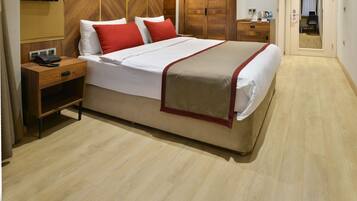 Deluxe Double Room | Premium bedding, in-room safe, desk, laptop workspace