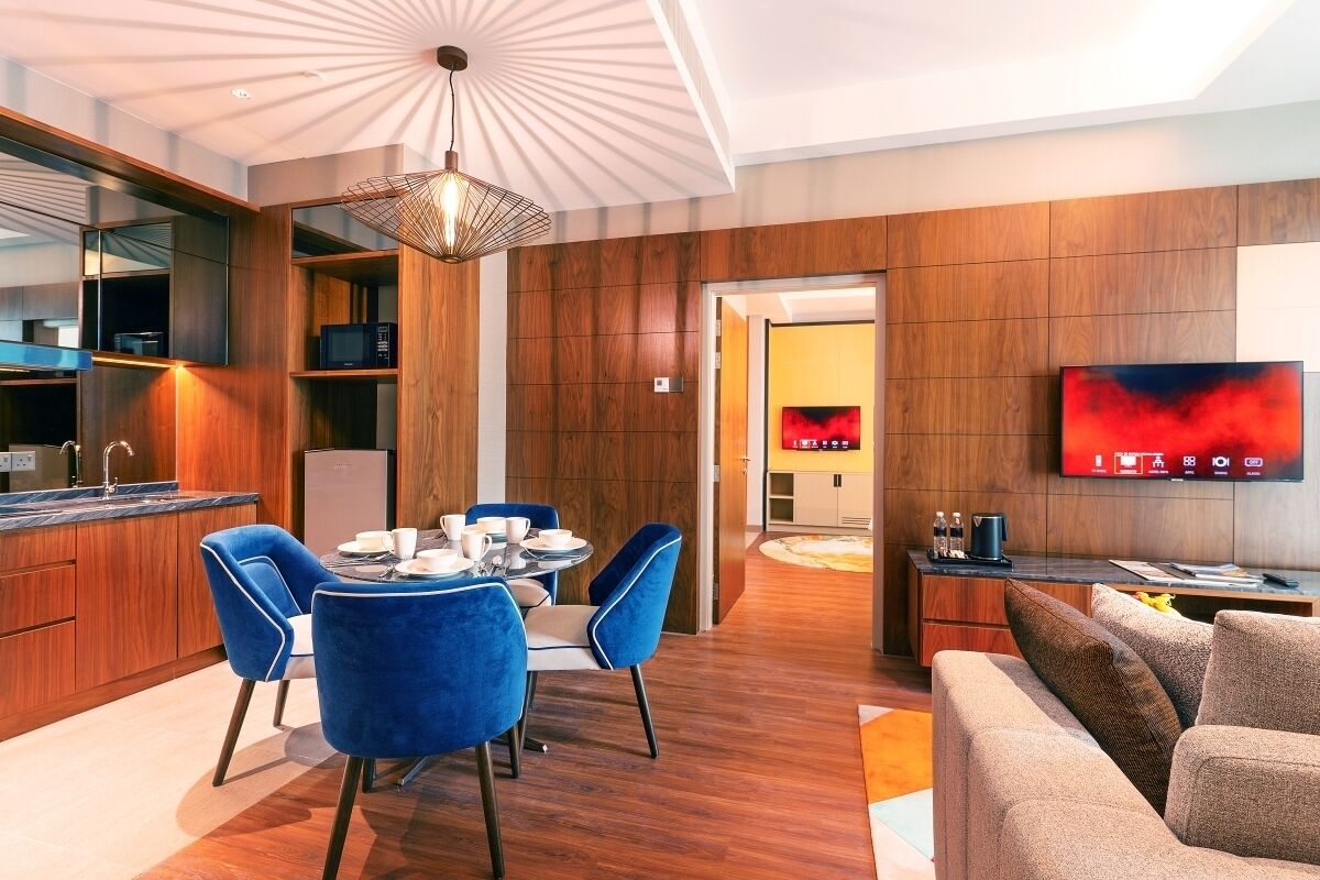 premium suite | dining room