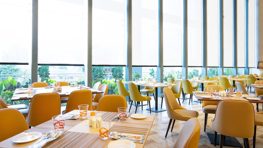 M World Hotel
