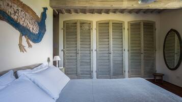 7 bedrooms, iron/ironing board, travel crib, WiFi (free)