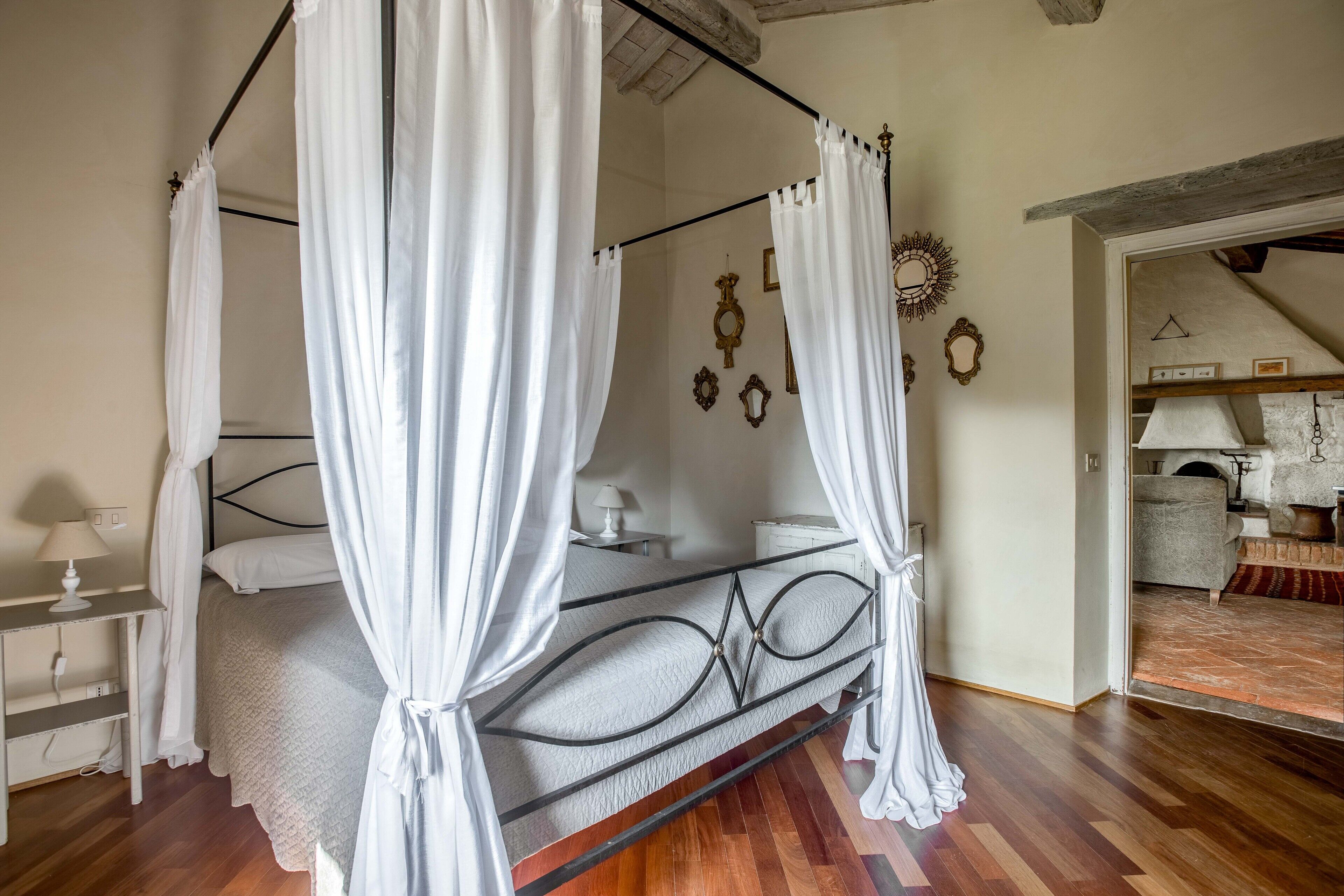 7 slaapkamers, een strijkplank/strijkijzer, reisbedje, gratis wifi