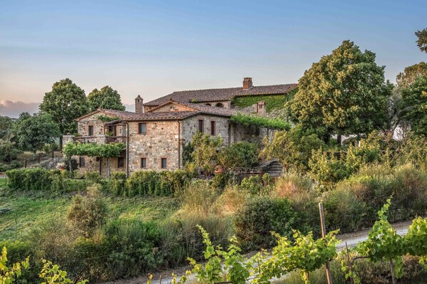 Exterior - WP RELAIS BORGO VIGNALUNGA, 46 HECTARES OF LAND IN THE HEART OF VAL D'ORCIA (Toscana)