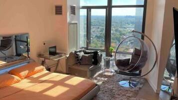 1 bedroom, desk, iron/ironing board, WiFi