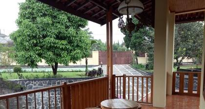 Villa Tebing Puncak Bogor