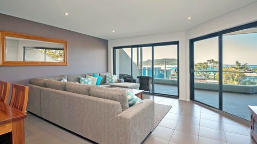 Barefoot Bliss 4, 6-10 Market Street - Surfside Apartments