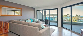 Barefoot Bliss 4, 6-10 Market Street - Surfside Apartments