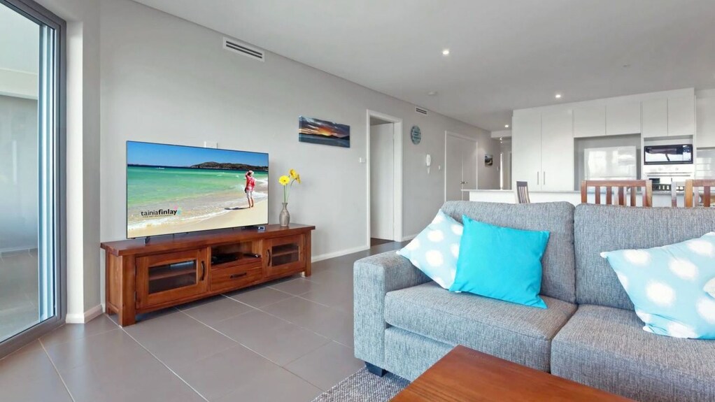 Barefoot Bliss 4, 6-10 Market Street - Surfside Apartments - Nelson Bay