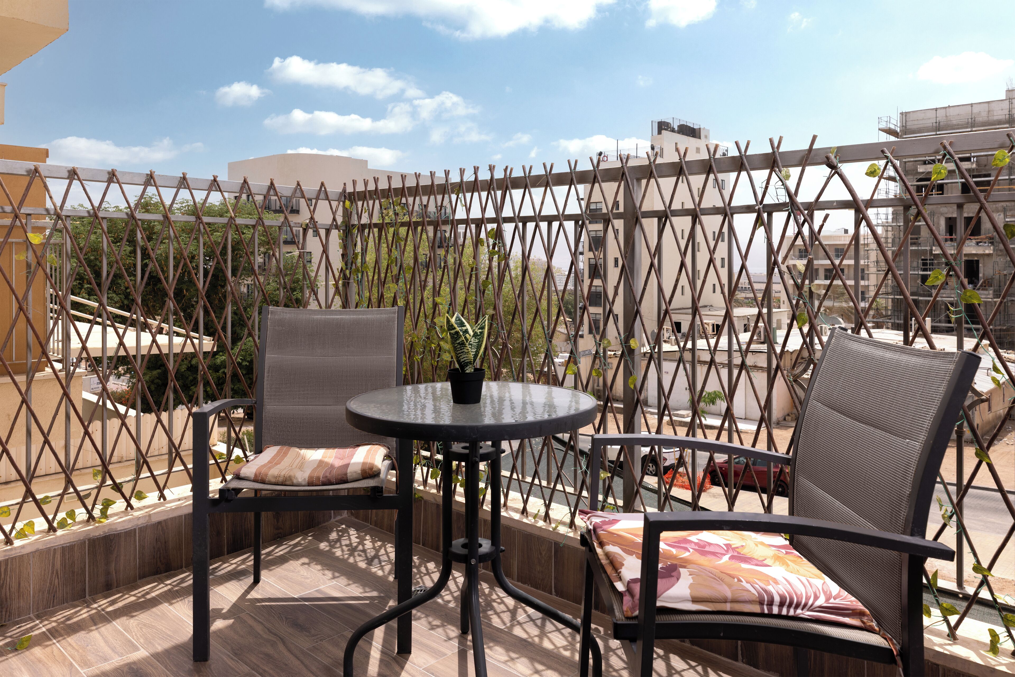 City Apartment, 1 Queen Bed with Sofa bed, Balcony, City View | Terrace/patio