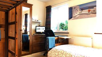 2 Schlafzimmer, Schreibtisch, BĂŒgeleisen/BĂŒgelbrett, Reisekinderbett