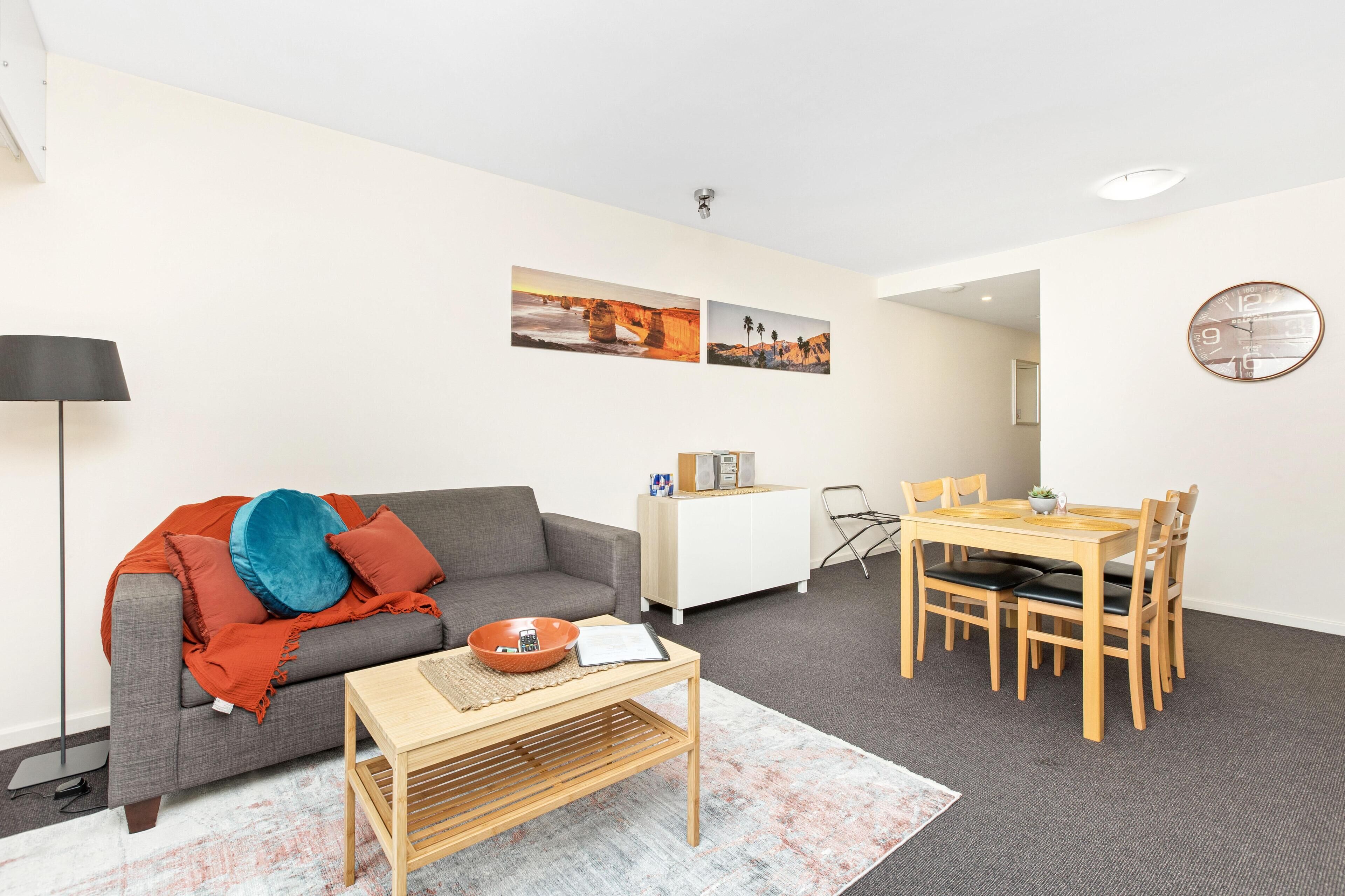 108 Simply Great Views & Location - sleeps 2