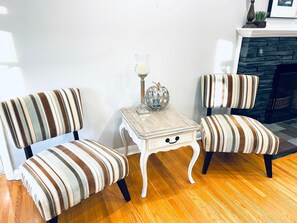 Dining - "The Cottage at Spruce" Tranquil, Cozy and Rustic (Burlington)