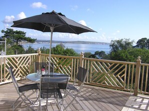 Outdoor dining - One Bedroom Apartment with Private Balcony and Sea Views (Shanklin)