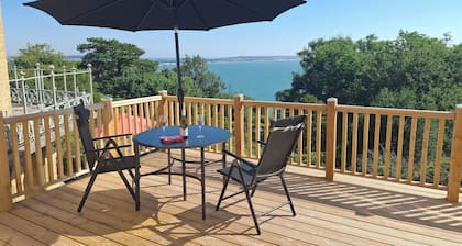 One Bedroom Apartment with Private Balcony and Sea Views. Ferry discounts.