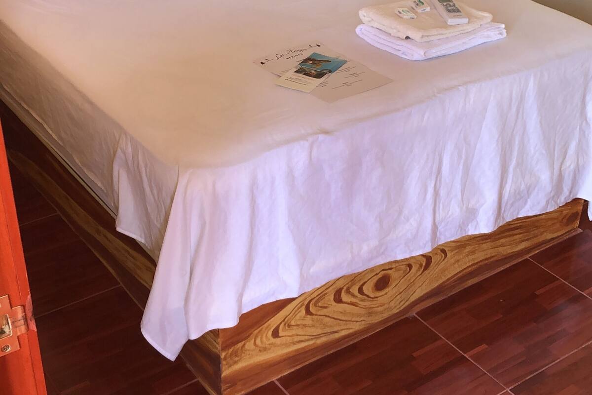 Wifi gratis y ropa de cama 