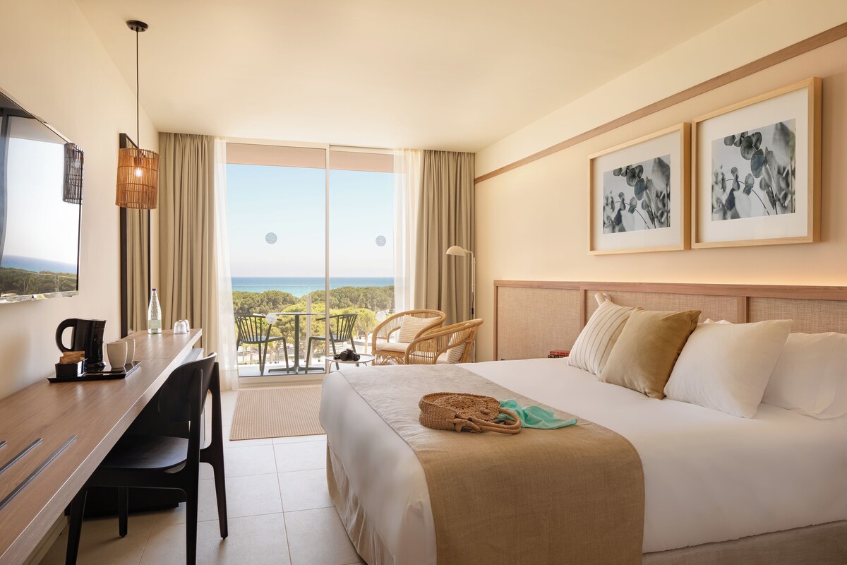 Premium Pool View Double room