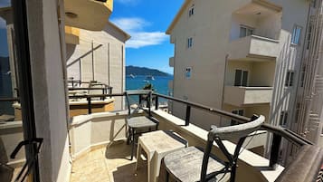 Standard Double Room, Balcony, Partial Sea View | Free WiFi, bed sheets