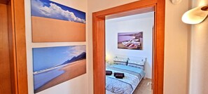 2 slaapkamers, een kluis op de kamer, een strijkplank/strijkijzer