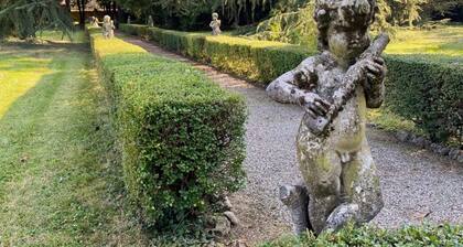 Il Patio in der Nähe von Bergamo mit einem Sommerpool