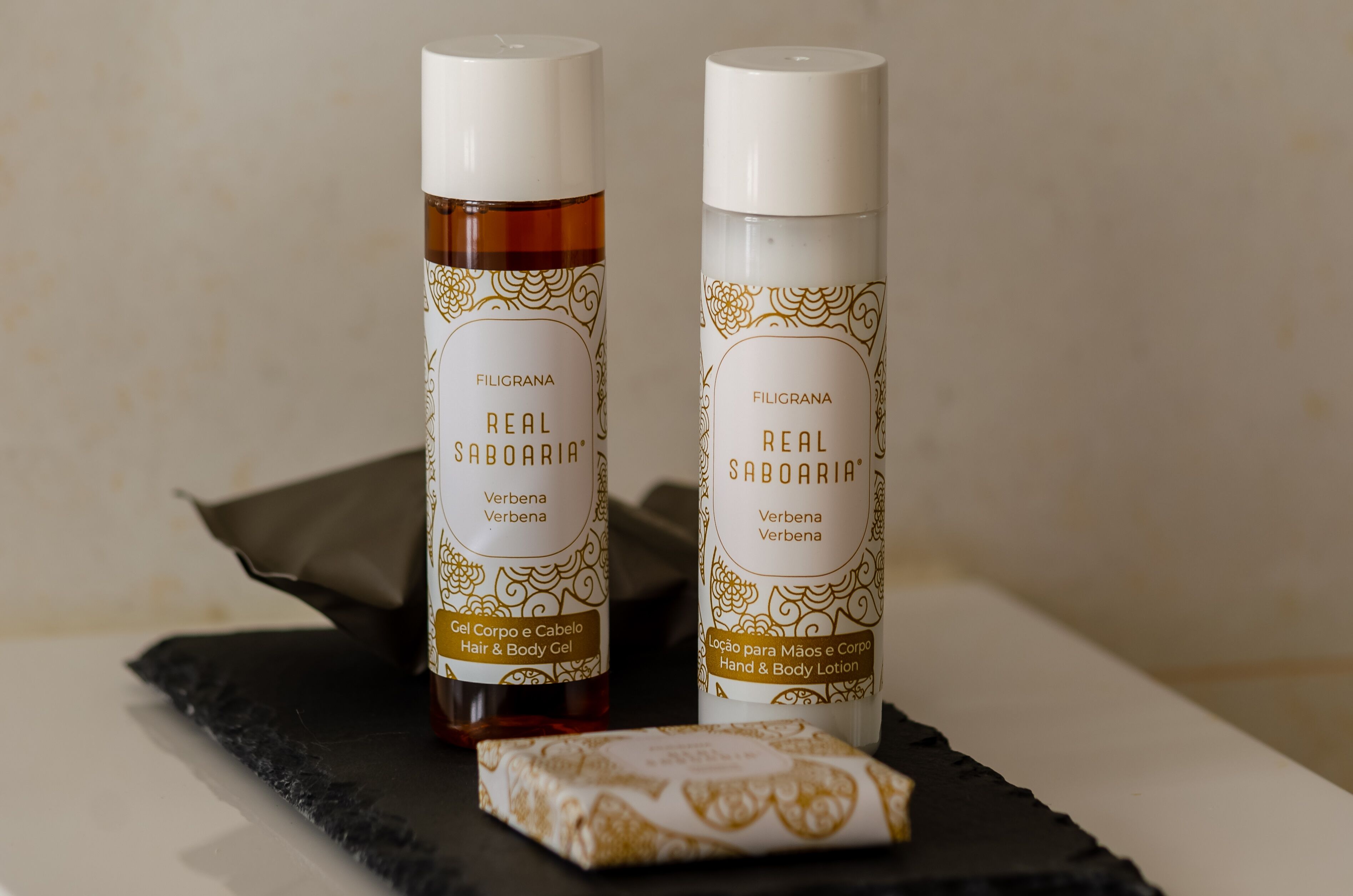 shower, rainfall showerhead, free toiletries, hair dryer