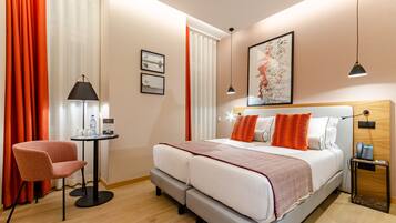 Chambre Standard Double ou avec lits jumeaux | Literie hypoallergénique, minibar, coffres-forts dans les chambres