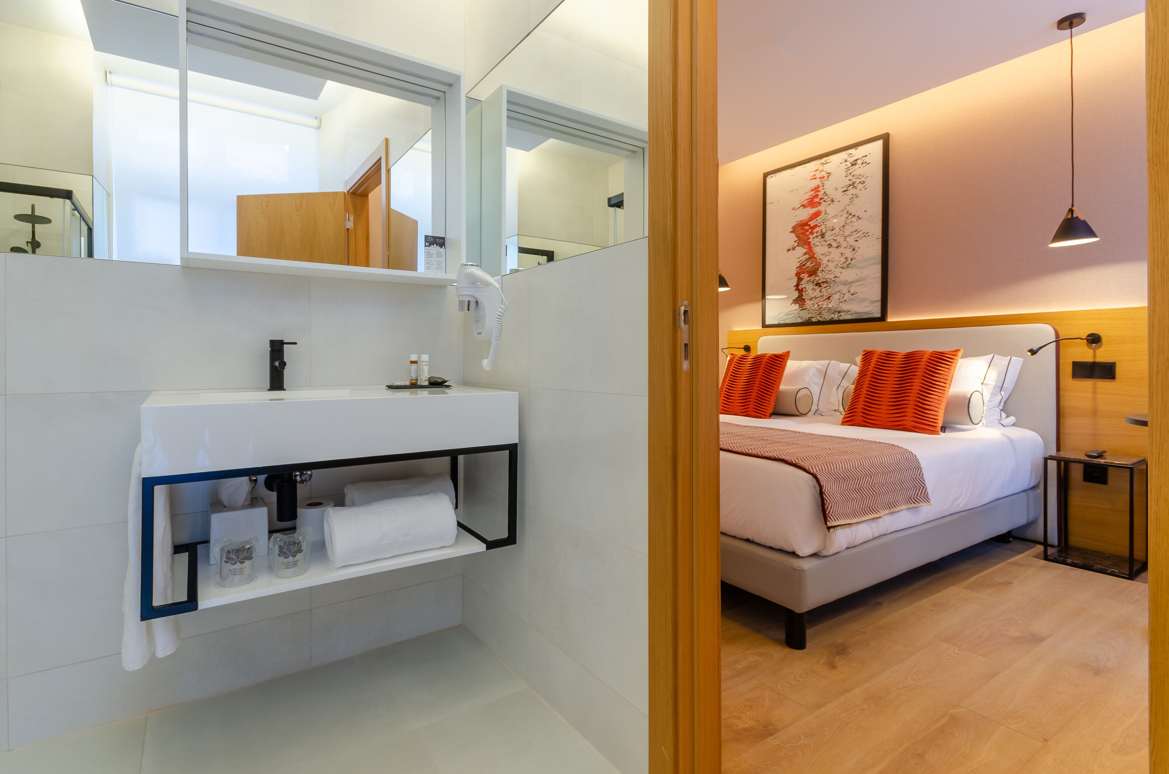 standard double or twin room | hypo-allergenic bedding, minibar, in-room safe, laptop workspace