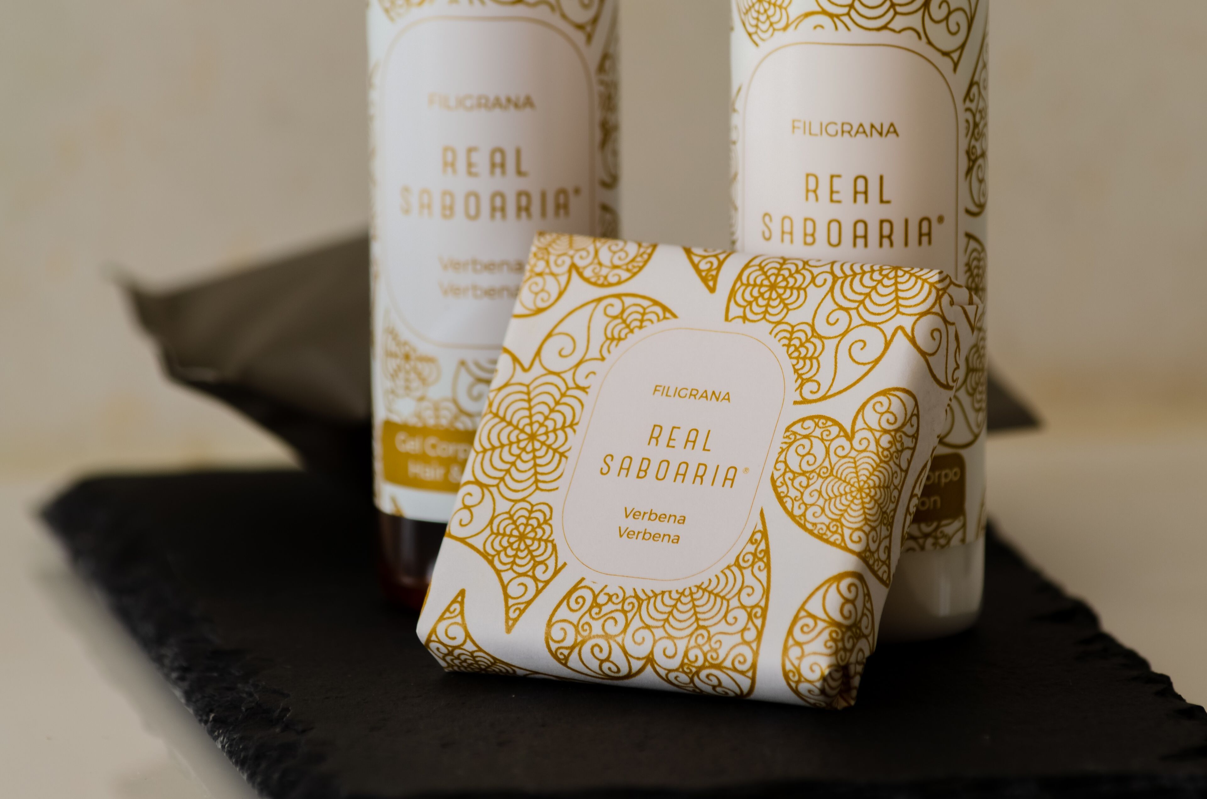 shower, rainfall showerhead, free toiletries, hair dryer