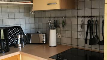 Kühlschrank, Ofen, Herdplatte, Geschirrspüler