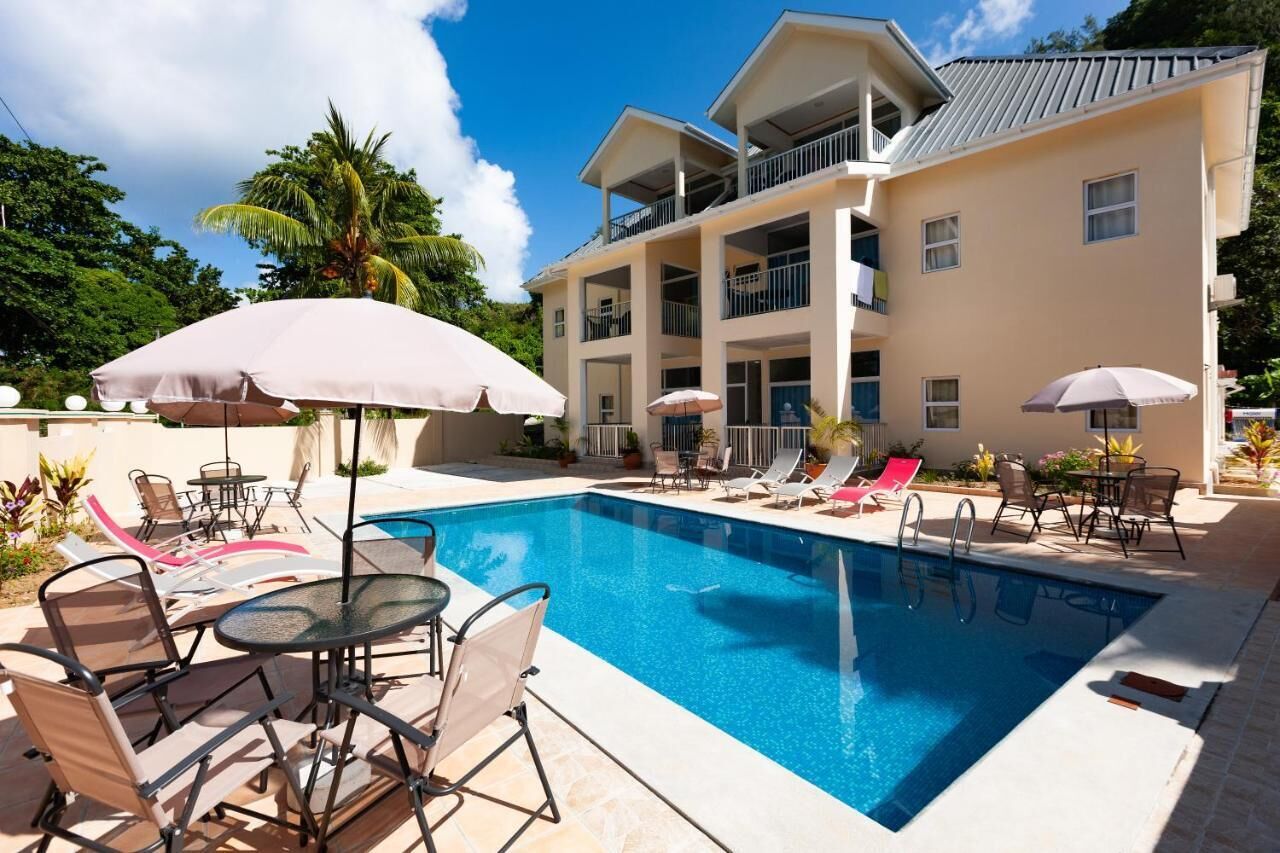 Hồ bơi ngoài trời 