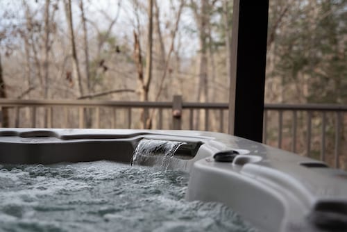 Best Family Cabin Rental Wifi, Hot Tub and Pool Table