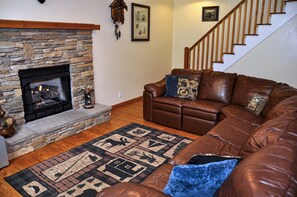 Smart TV, fireplace, DVD player