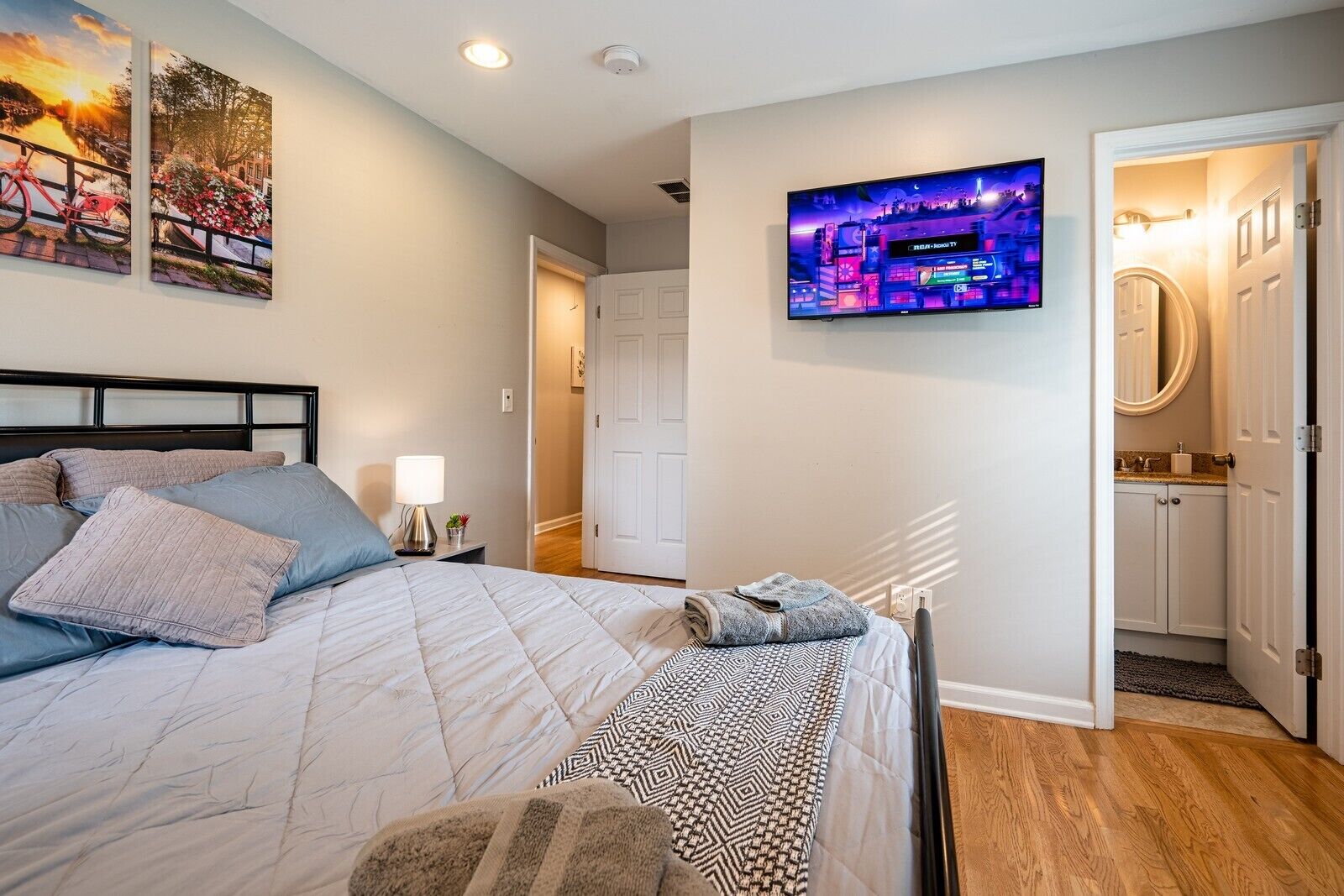 4 bedrooms, desk, travel crib, free WiFi