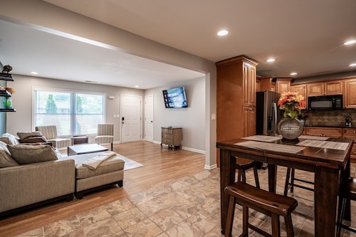 Discover Your Beautiful Dream Vacation Rental at The Battery - Truist Park! 