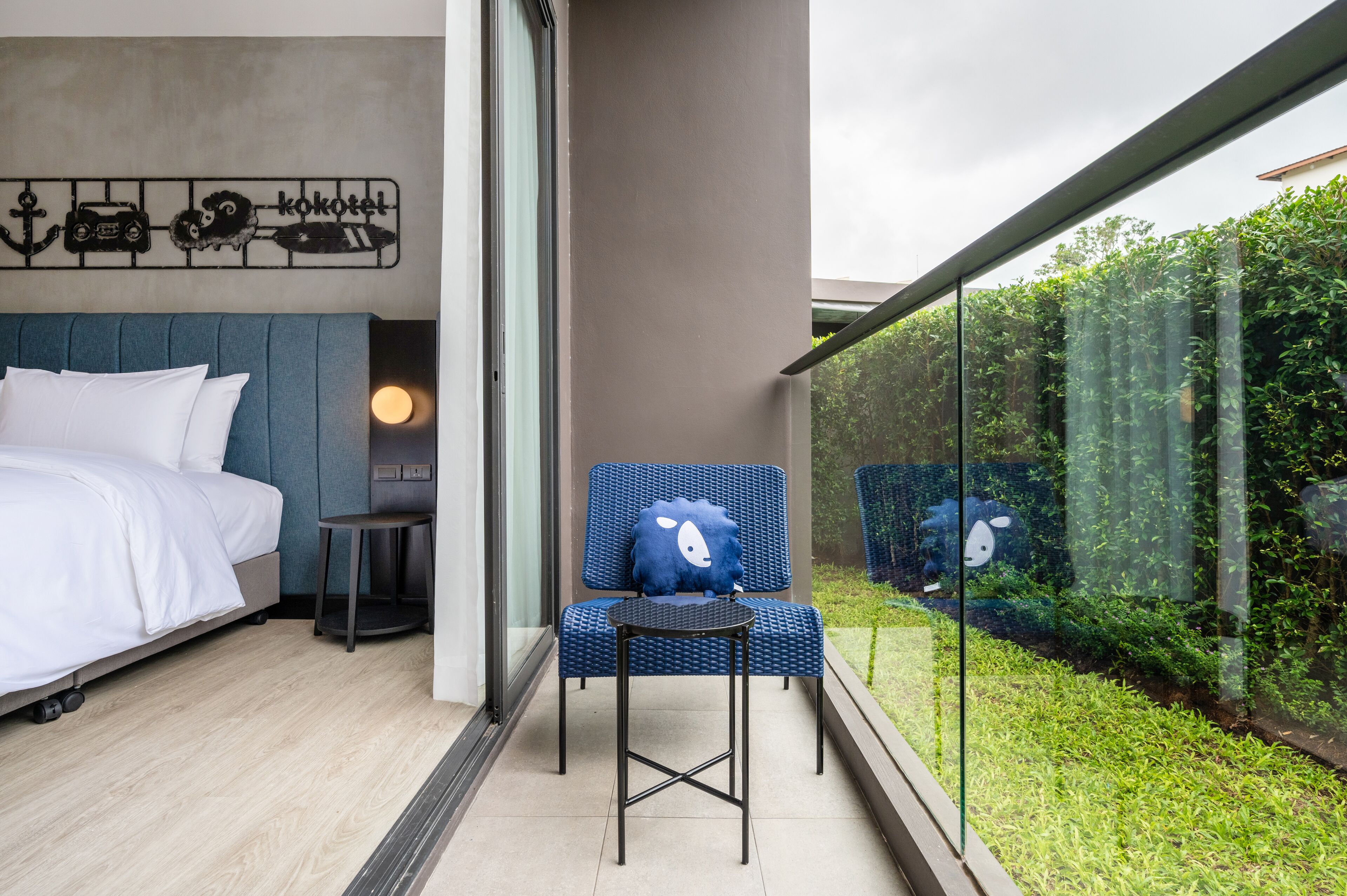 double room | in-room safe, desk, iron/ironing board, free wifi