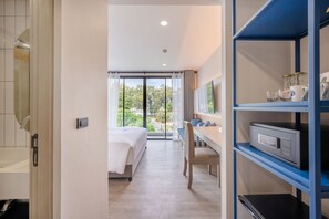 Double Room | In-room safe, desk, iron/ironing board, free WiFi