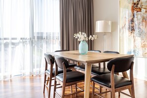 In-room dining - Perfect For families City Walk Bldg 9 (Dubai)