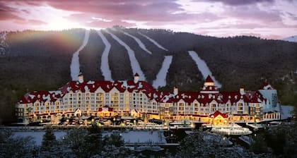 Stunning Mountain Retreat in Campton, Perfect for Skiing and Year-Round Fun by RedAwning