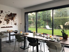 Free daily full breakfast  - Hôtelya - Lille - Villeneuve d'Ascq (Villeneuve-d'Ascq)