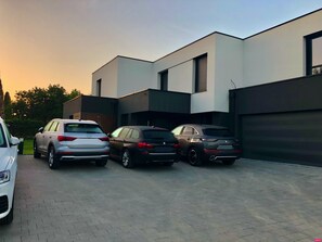 Self-parking (surcharge) 5 per stay