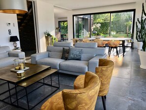 Lobby sitting area - Hôtelya - Lille - Villeneuve d'Ascq (Villeneuve-d'Ascq)